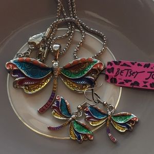 Necklace and Earring set